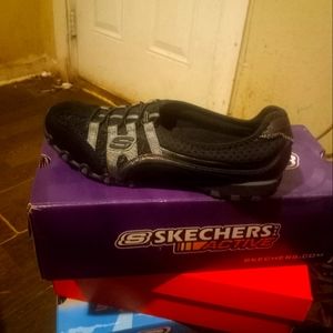 Sketchers shoes
